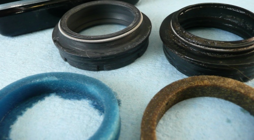 New dust cap and seal vs Old dust cap and seal
